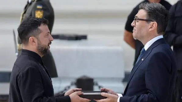 UK Prime Minister Burnham Defies Russian 'Outrageous Threats,' Reaffirms Steadfast Support for Ukraine