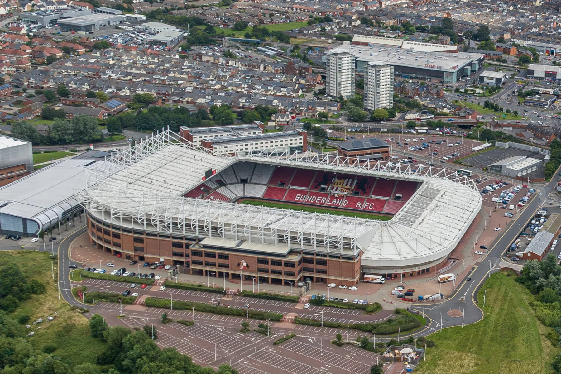 Sunderland 1-1 Aston Villa: 10-man Black Cats come from behind to secure point